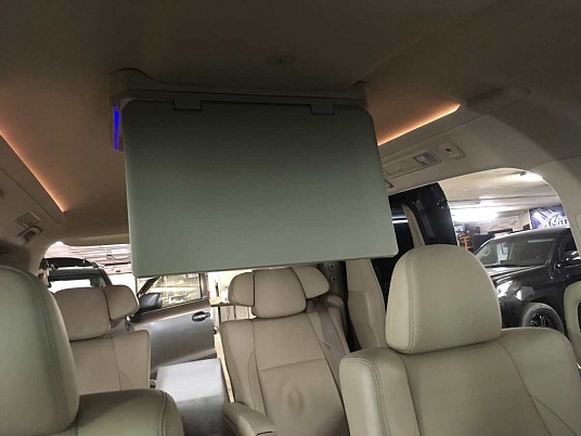 Установка монитора в Toyota Alfard 